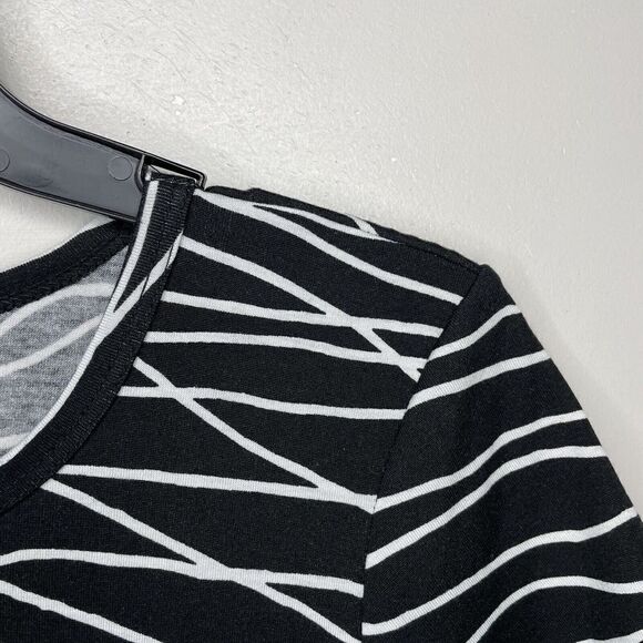 LULAROE Carly Dress Womens XS Black Stripe Swing T-Shirt High-Low Shift Stretch - Picture 2 of 6